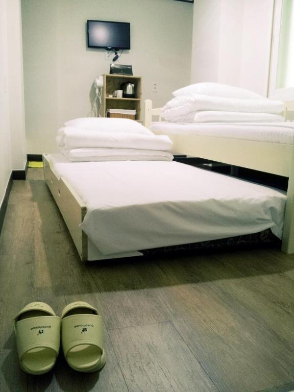24 Guesthouse Sinchon Hongdae Seoul Eksteriør billede