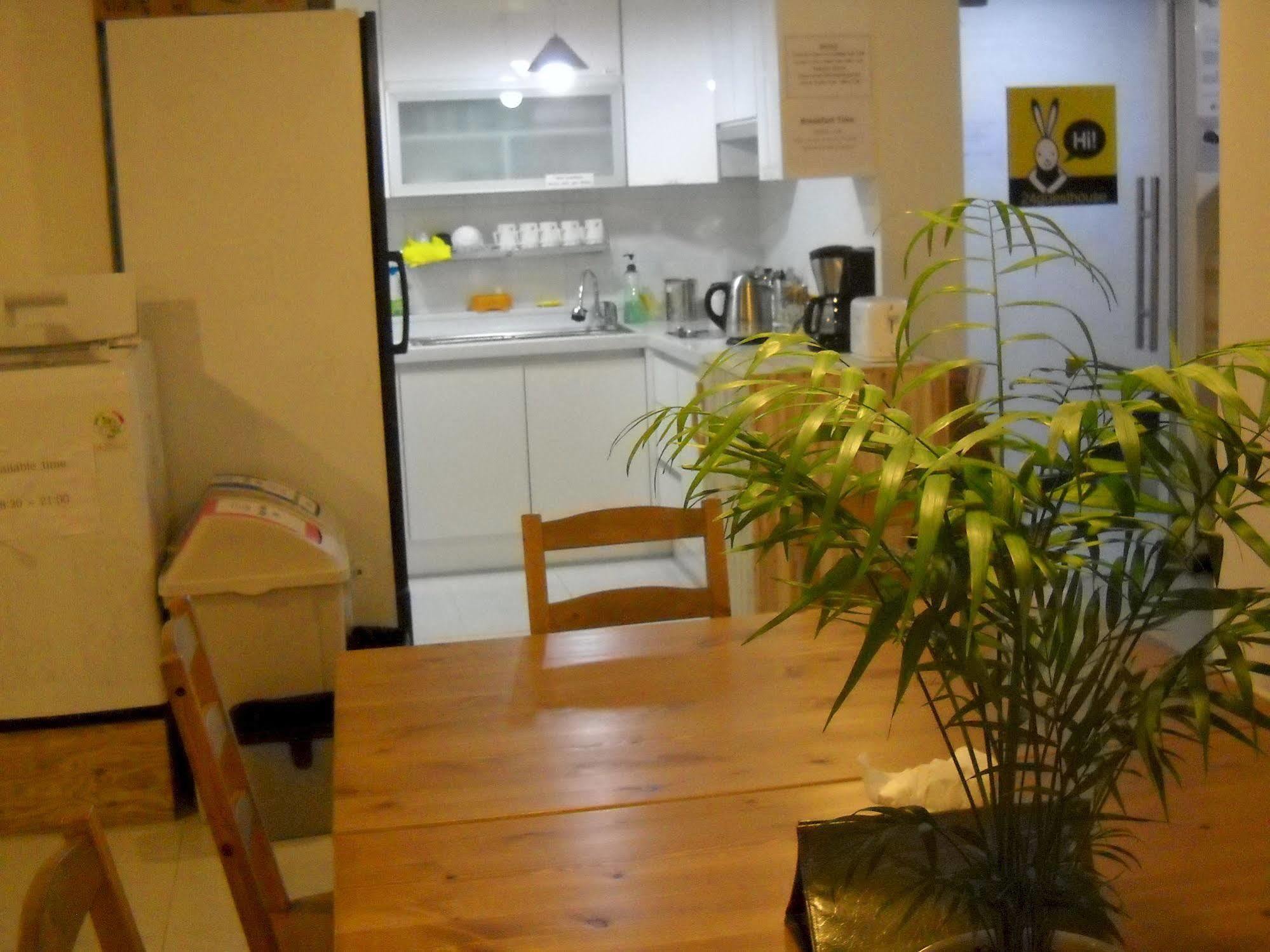 24 Guesthouse Sinchon Hongdae Seoul Eksteriør billede